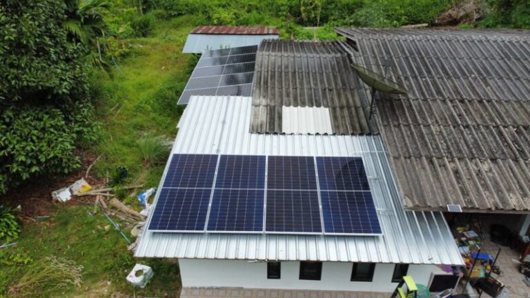 ติดตั้งโซล่าเซลล์พุ่มแก